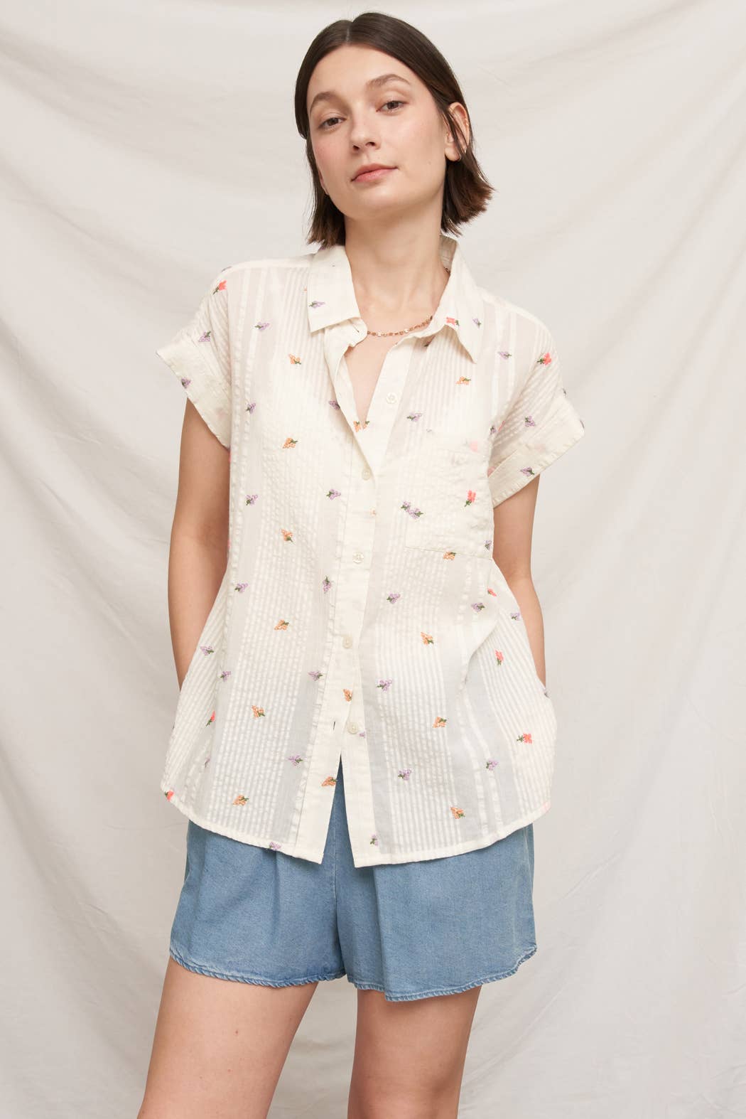 En Crème - Floral Embroidery Button Down Shirt