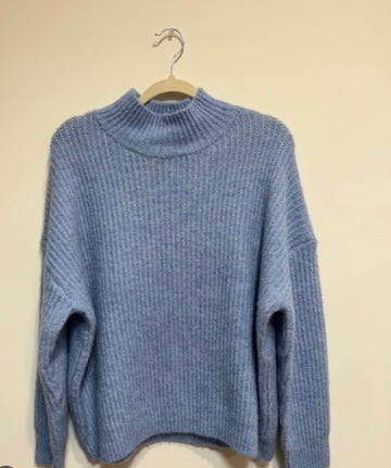 Neola Sweater in bleu jean, by FRNCH