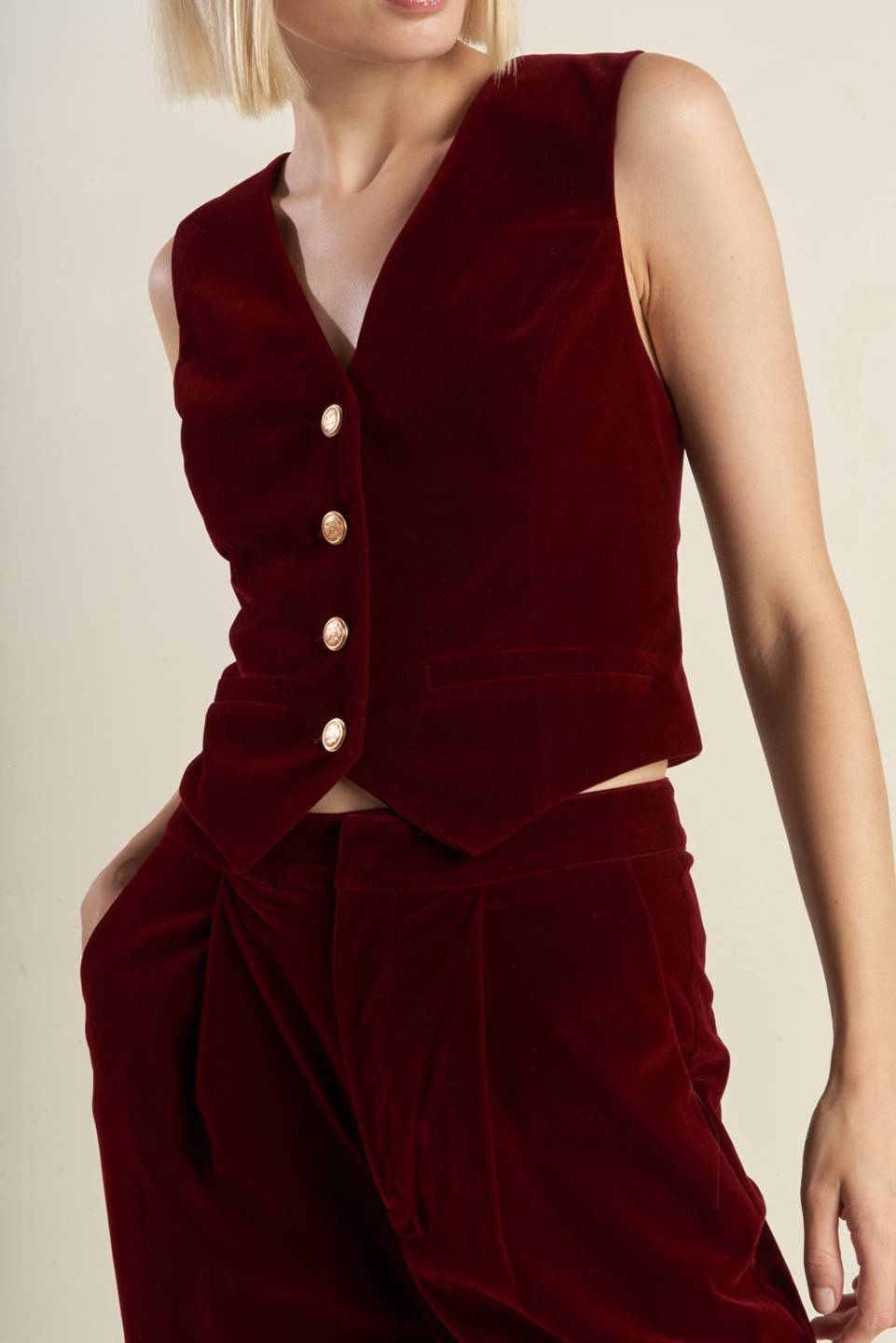 COY CHARM VELVET VEST, Flying Tomato