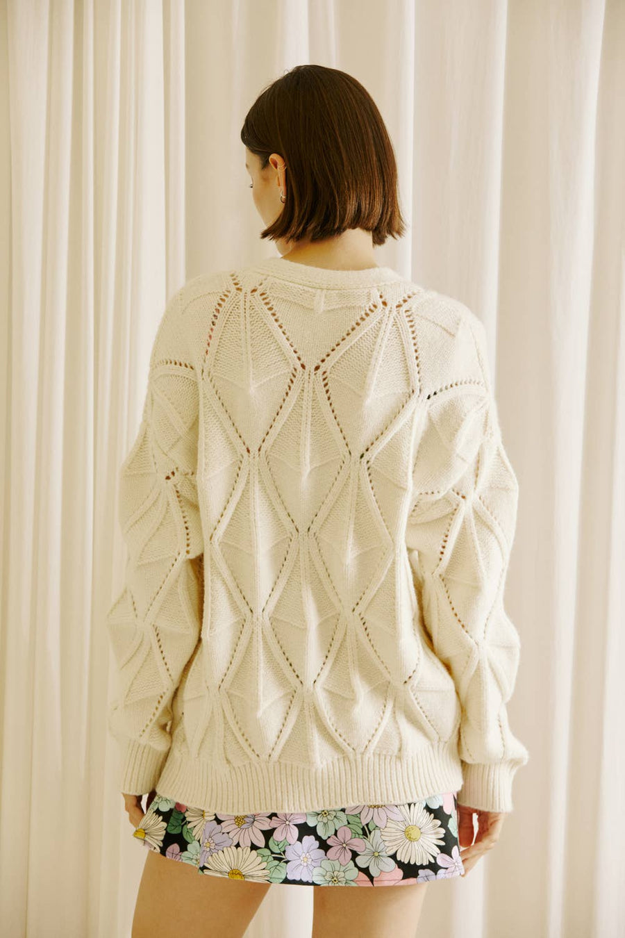 STORIA - Monochromatic Diamond Knit Cardigan